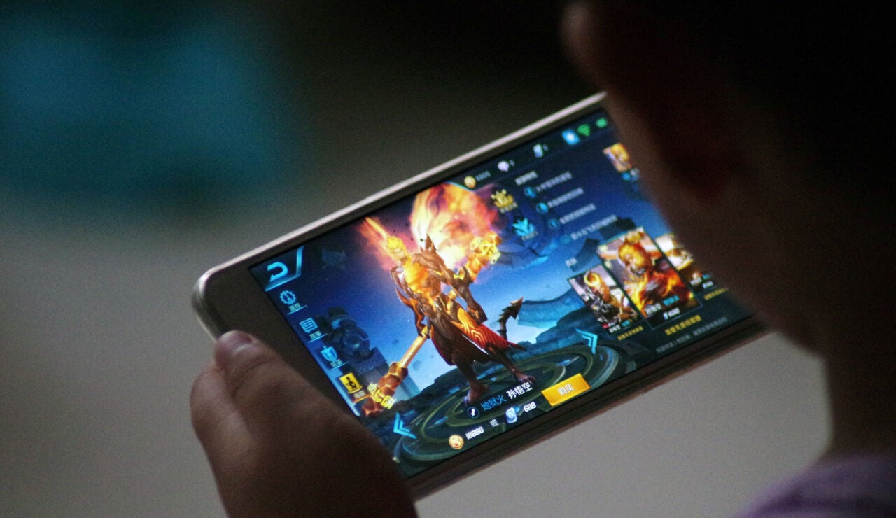 Una empresa de videojuegos limita las horas que los ni&ntilde;os chinos pueden jugar con ellos