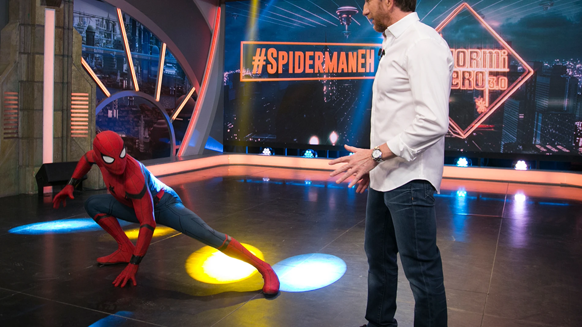 La increíble entrada de Tom Holland como Spiderman al plató de ‘El Hormiguero 3.0’