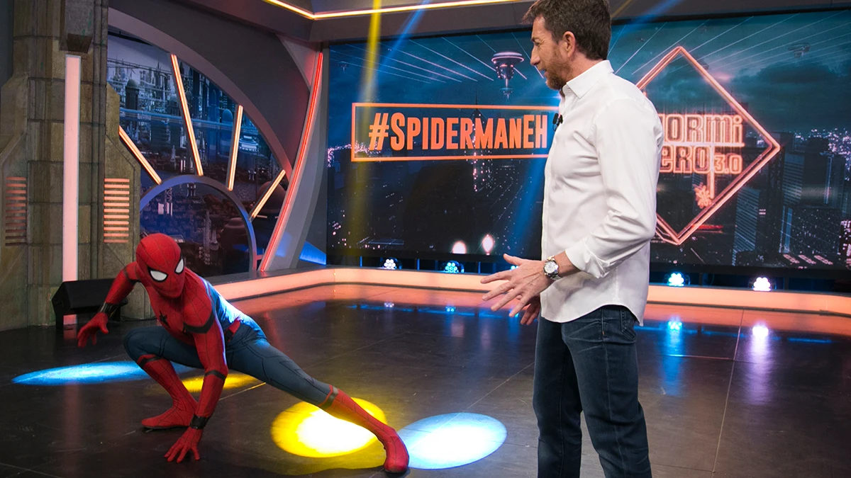 La increíble entrada de Tom Holland como Spiderman al plató de ‘El Hormiguero 3.0’ La increíble entrada de Tom Holland como Spiderman al plató de ‘El Hormiguero 3.0’