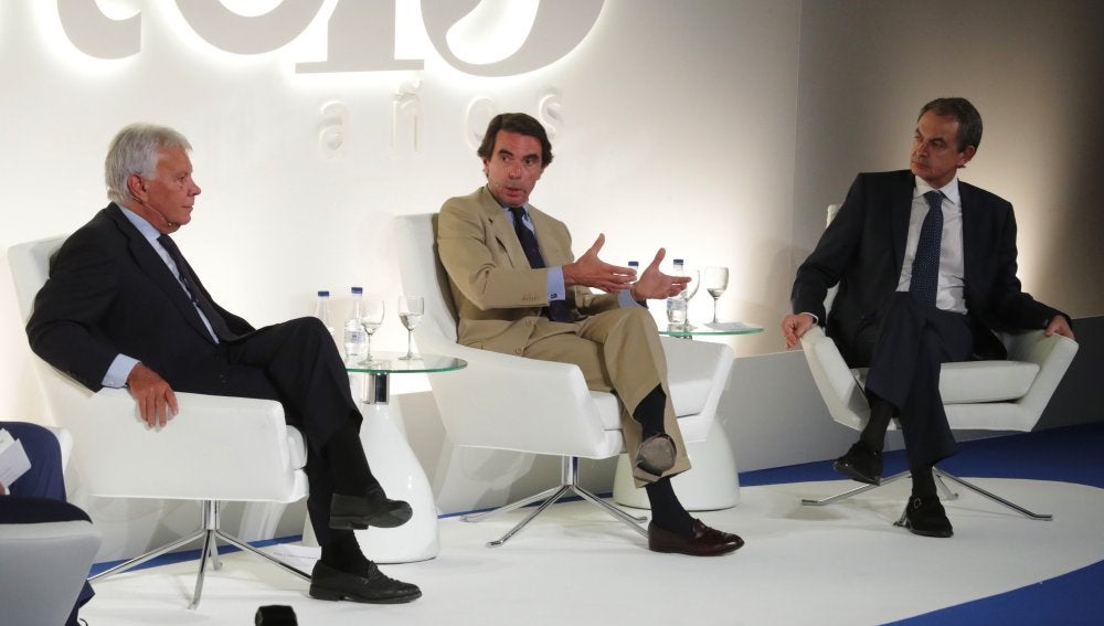 Felipe González, Aznar y Zapatero en la mesa redonda sobre las primeras elecciones democráticas