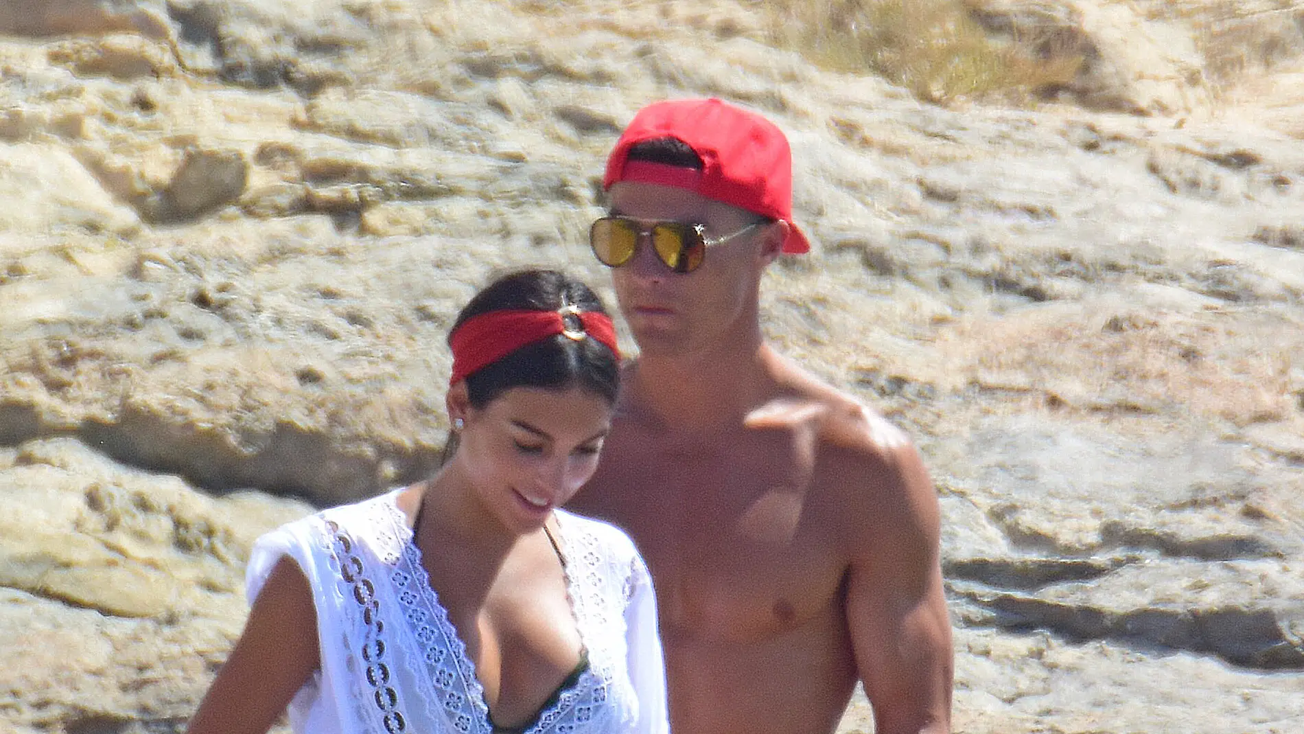 Cristiano Ronaldo, todo un caballero con su chica, Georgina Rodríguez 