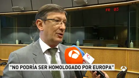 Juristas catalanes denuncian en el Parlamento Europeo las "ilegalidades" que rodean al supuesto proceso de independencia Juristas catalanes denuncian en el Parlamento Europeo las "ilegalidades" que rodean al supuesto proceso de independencia