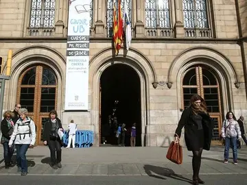 Universidad de Barcelona Universidad de Barcelona