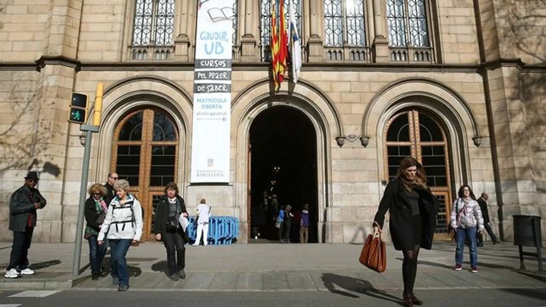 Universidad de Barcelona Universidad de Barcelona