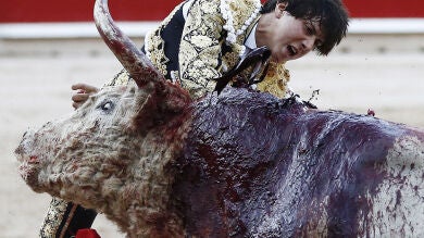 Roca Rey, operado de una cornada de dos trayectorias en el muslo izquierdo