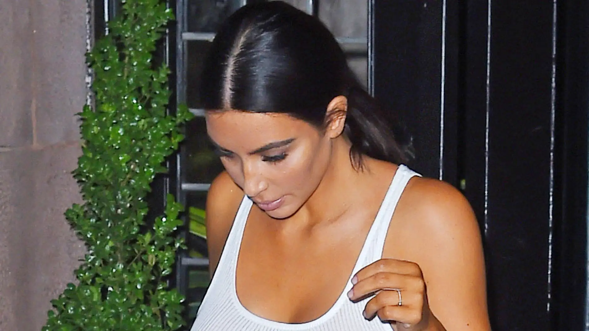 Kim Kardashian no se corta un pelo a la hora de enseñar