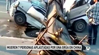 Se desploma una grúa y deja siete muertos y tres heridos en China
