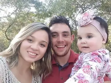 Una mujer sufre una muerte cerebral y la mantienen con vida 123 días para que nazcan sus mellizos Una mujer sufre una muerte cerebral y la mantienen con vida 123 días para que nazcan sus mellizos
