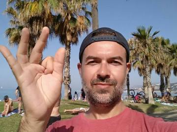  Un asturiano comienza este miércoles su reto de unir Málaga y Candás caminando contra el cáncer