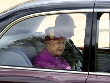Isabel II recibe oficialmente a los Reyes de España en la sede de la Guardia de Honor en Londres