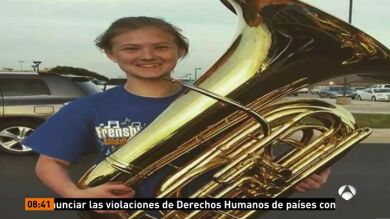 Una adolescente muere electrocutada al cargar el móvil mientras estaba en la bañera