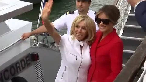 El paseo por París de Brigitte Macron con Melania Trump El paseo por París de Brigitte Macron con Melania Trump