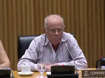 Toni Cantó, a Naseiro: "El otro día tuvimos un tesorero mudo y hoy tenemos al tesorero sordo" Toni Cantó, a Naseiro: "El otro día tuvimos un tesorero mudo y hoy tenemos al tesorero sordo"