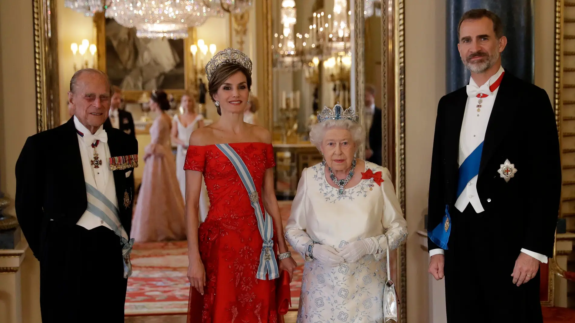 La cena de honor a los Reyes de España en el Palacio de Buckingham 