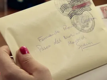 Unas misteriosas cartas desconciertan a Marta Novoa Unas misteriosas cartas desconciertan a Marta Novoa