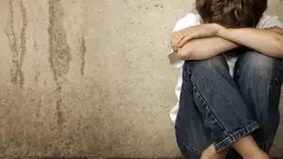 Imagen de un niño víctima de maltrato Imagen de un niño víctima de maltrato