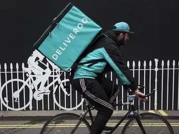 Un repartidor de Deliveroo Un repartidor de Deliveroo