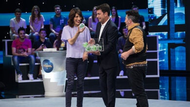 Juana Cordero comparte 'polvo' con Agustín Jiménez en 'Me Resbala'