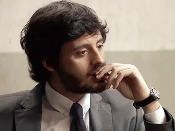 Rafael confiesa a Jaime su romance con Marta en el pasado Rafael confiesa a Jaime su romance con Marta en el pasado