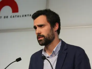 Roger Torrent Portavoz adjunto de Junts x Si en el parlamento de Cataluña Roger Torrent Portavoz adjunto de Junts x Si en el parlamento de Cataluña