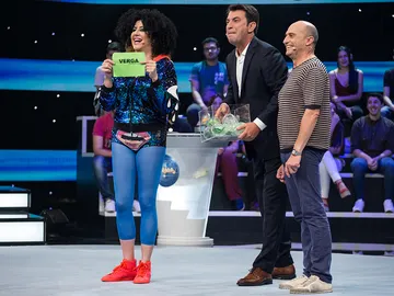 La Terremoto de Alcorcón y Pepe Viyuela se atreven con la palabra más picante en el Alfabody de 'Me Resbala' La Terremoto de Alcorcón y Pepe Viyuela se atreven con la palabra más picante en el Alfabody de 'Me Resbala'
