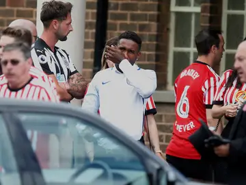 Defoe, desconsolado durante el funeral de Bradley Lowery Defoe, desconsolado durante el funeral de Bradley Lowery