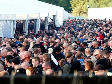 Más de 4.000 neonazis toman un pueblo alemán para un concierto Más de 4.000 neonazis toman un pueblo alemán para un concierto