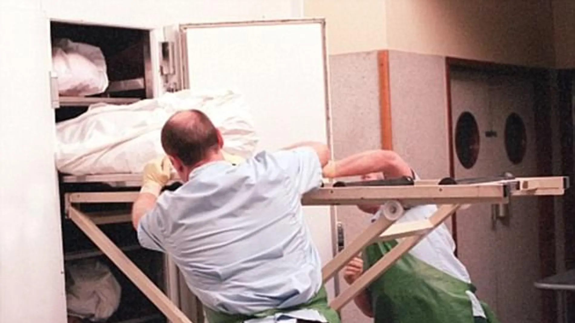 Los restos embalsamados han estado en una morgue durante más de 10 años Los restos embalsamados han estado en una morgue durante más de 10 años