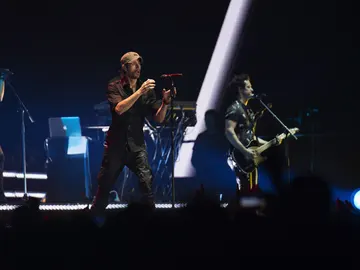 El cantante Enrique Iglesias, en un momento del concierto que ha ofrecio anoche en Santander El cantante Enrique Iglesias, en un momento del concierto que ha ofrecio anoche en Santander