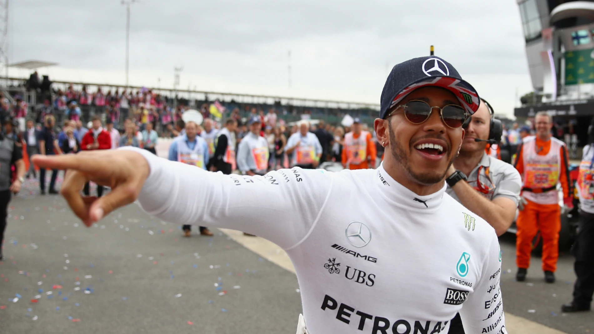 Lewis Hamilton, feliz