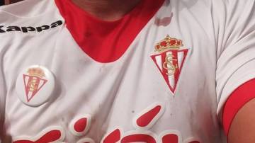 El aficionado del Sporting de Gijón, tras recibir la paliza