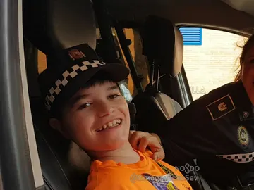 Juan Carlos, un niño de 12 años de edad que padece una enfermedad neurológica degenerativa (Síndrome Rett) Juan Carlos, un niño de 12 años de edad que padece una enfermedad neurológica degenerativa (Síndrome Rett)