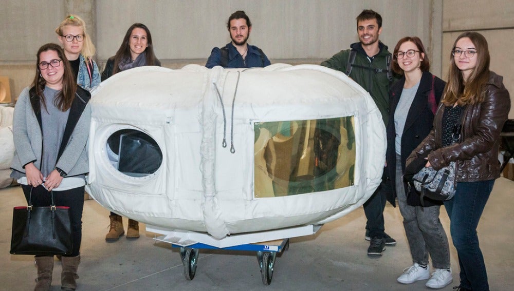 Los estudiantes encargados del diseño