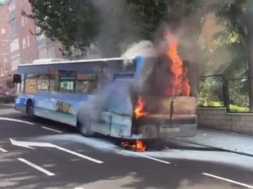 Arde un aotubús de la EMT en Madrid sin causar heridos 