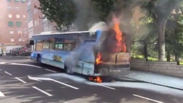 Arde un aotubús de la EMT en Madrid sin causar heridos 