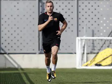Gerard Deulofeu, en el entrenamiento en La Masía. Gerard Deulofeu, en el entrenamiento en La Masía.