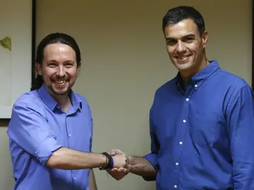 Pablo Iglesias y Pedro Sánchez, durante su reunión Pablo Iglesias y Pedro Sánchez, durante su reunión