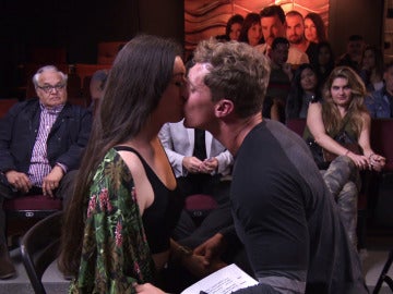 Verónica y Raúl se meten de lleno en el papel: “Quiero besarte sin parar”