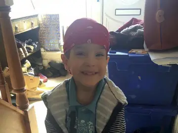 Un niño de cinco años pasa 20 meses en el hospital al atragantarse con un sándwich de jamón Un niño de cinco años pasa 20 meses en el hospital al atragantarse con un sándwich de jamón