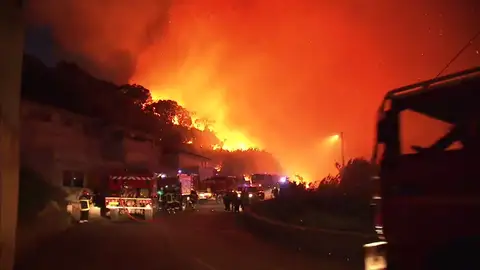 Los incendios arrasan el sur de Francia Los incendios arrasan el sur de Francia