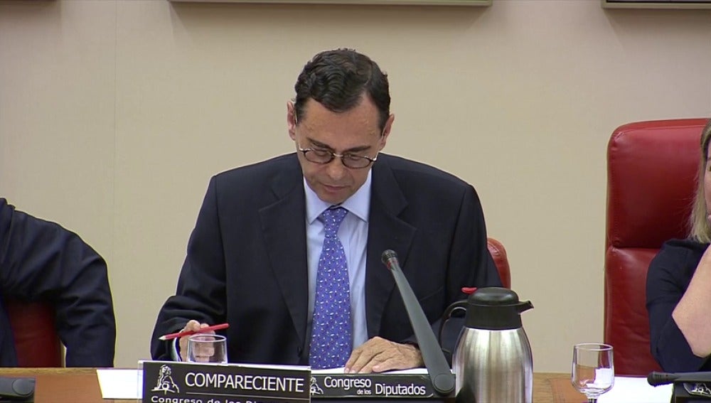 Caruana admite que el Banco de España actuó pero "fue insuficiente"