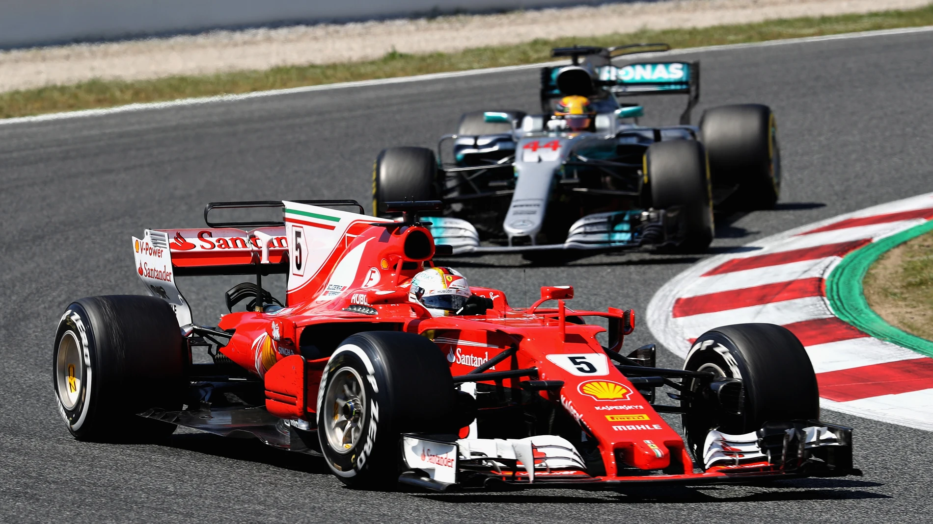 Vettel, por delante de Hamilton en Montmeló