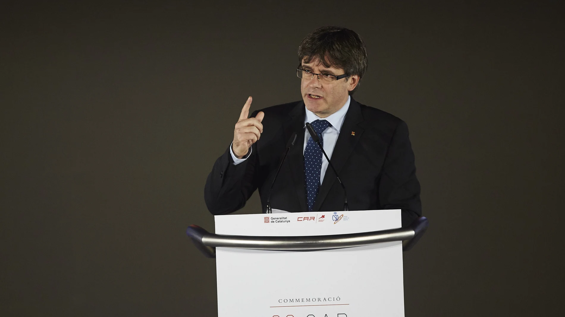 El presidente de la Generalitat, Carles Puigdemont, interviene en el el acto de la conmemoración del XXX Aniversario del CAR de Sant Cugat, un acto presidido por el Rey Felipe VI El presidente de la Generalitat, Carles Puigdemont, interviene en el el acto de la conmemoración del XXX Aniversario del CAR de Sant Cugat, un acto presidido por el Rey Felipe VI