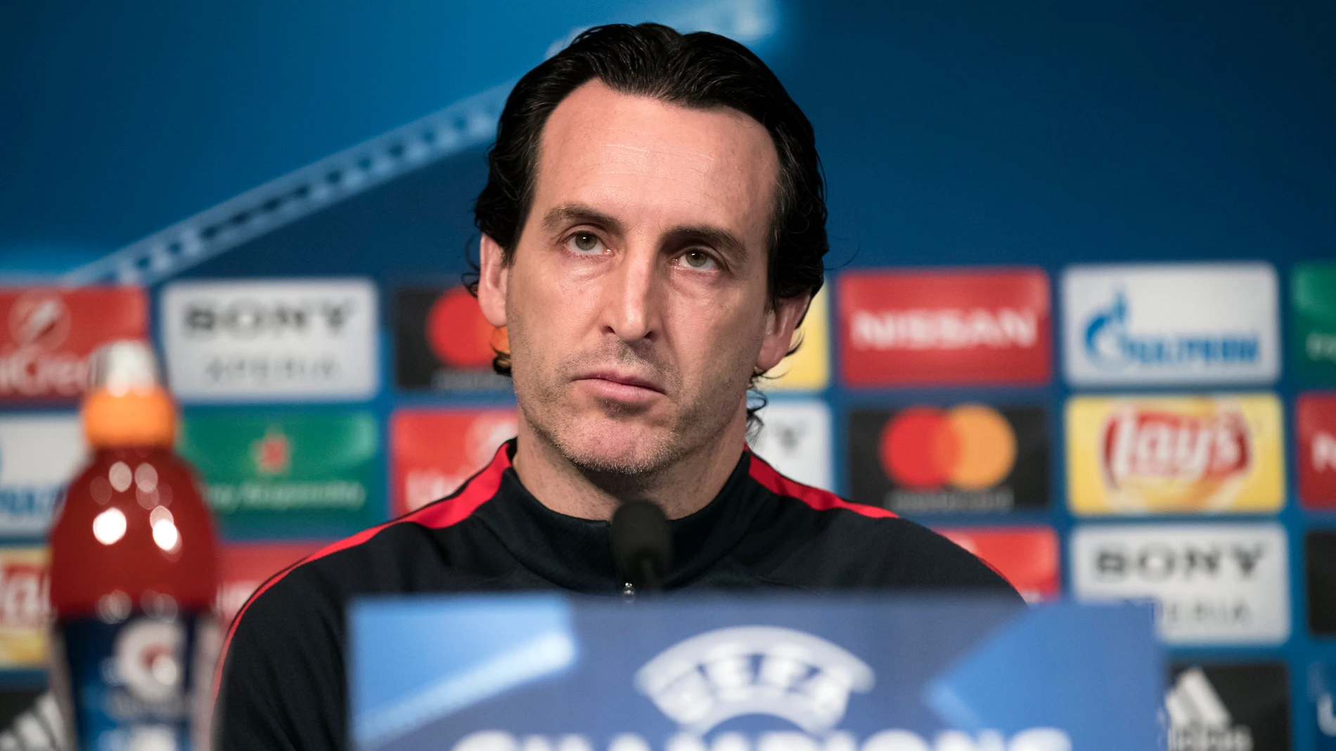 Emery durante la rueda de prensa Emery durante la rueda de prensa