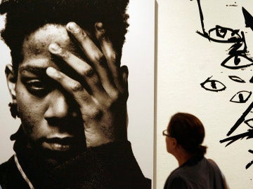 Jean-Michel Basquiat en una exhibición en Milán