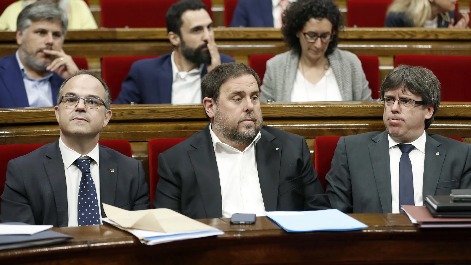 El Parlament cambia su reglamento para la aprobación exprés de la ley del 1-O El Parlament cambia su reglamento para la aprobación exprés de la ley del 1-O