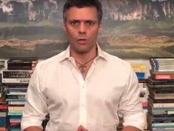 Leopoldo López en el vídeo difundido a través de su cuenta de Twitter Leopoldo López en el vídeo difundido a través de su cuenta de Twitter