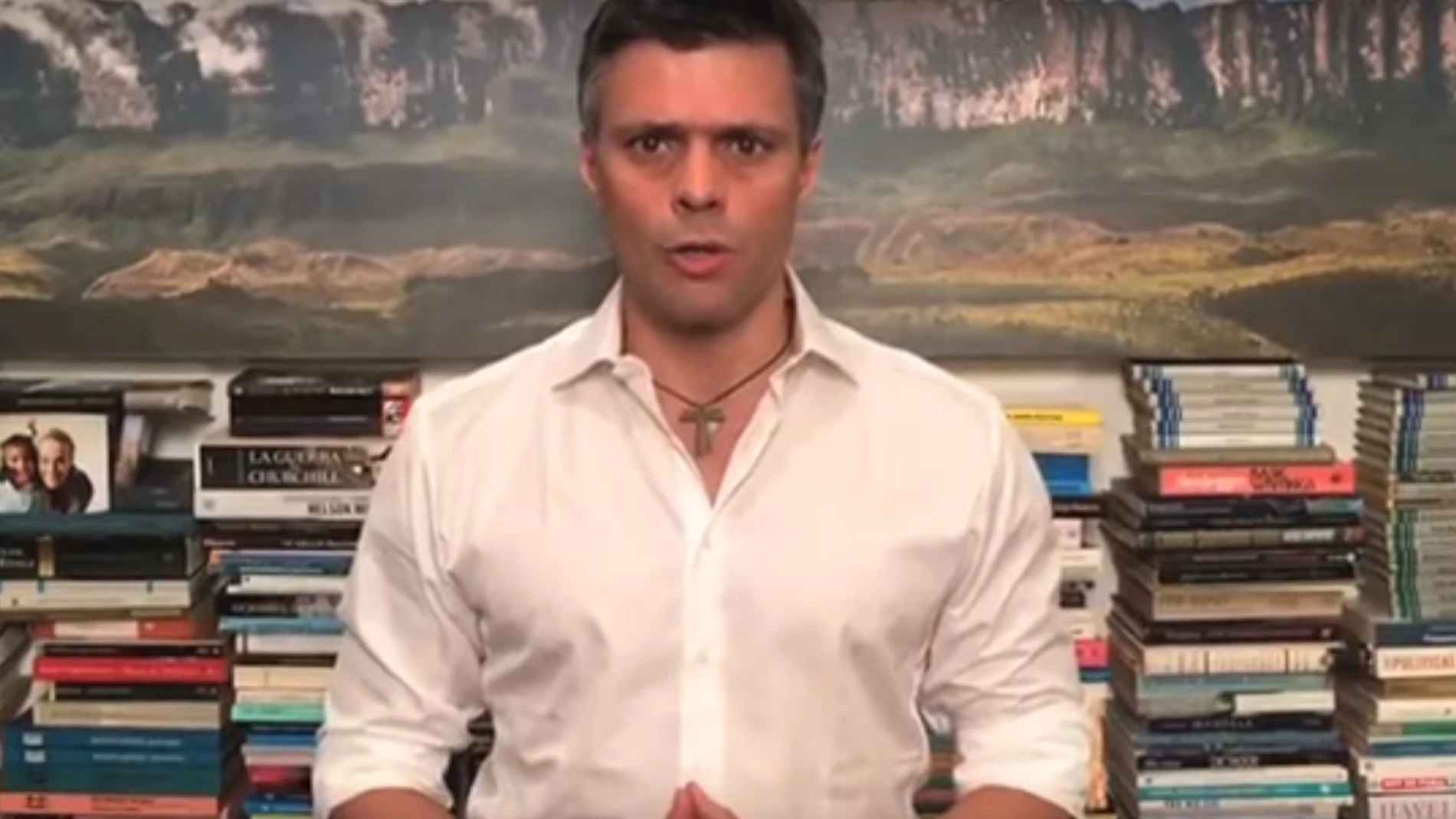Leopoldo López en el vídeo difundido a través de su cuenta de Twitter Leopoldo López en el vídeo difundido a través de su cuenta de Twitter
