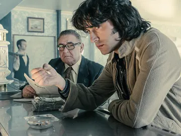 Descubre las primeras fotografías oficiales de 'Fariña', la nueva serie de Antena 3 Descubre las primeras fotografías oficiales de 'Fariña', la nueva serie de Antena 3