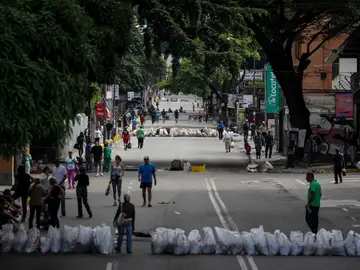 Barricadas en una calle de Caracas Barricadas en una calle de Caracas